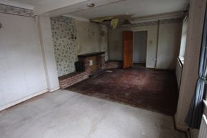 Lounge diner- click for photo gallery